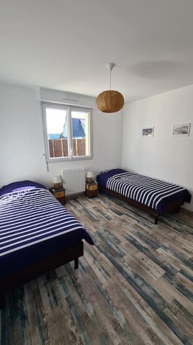 Maison Neuve - Ty Thuya - 4 Personnes Сен-Мелуар-дез-Онд Экстерьер фото