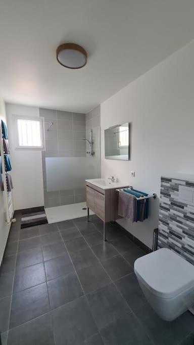 Maison Neuve - Ty Thuya - 4 Personnes Сен-Мелуар-дез-Онд Экстерьер фото